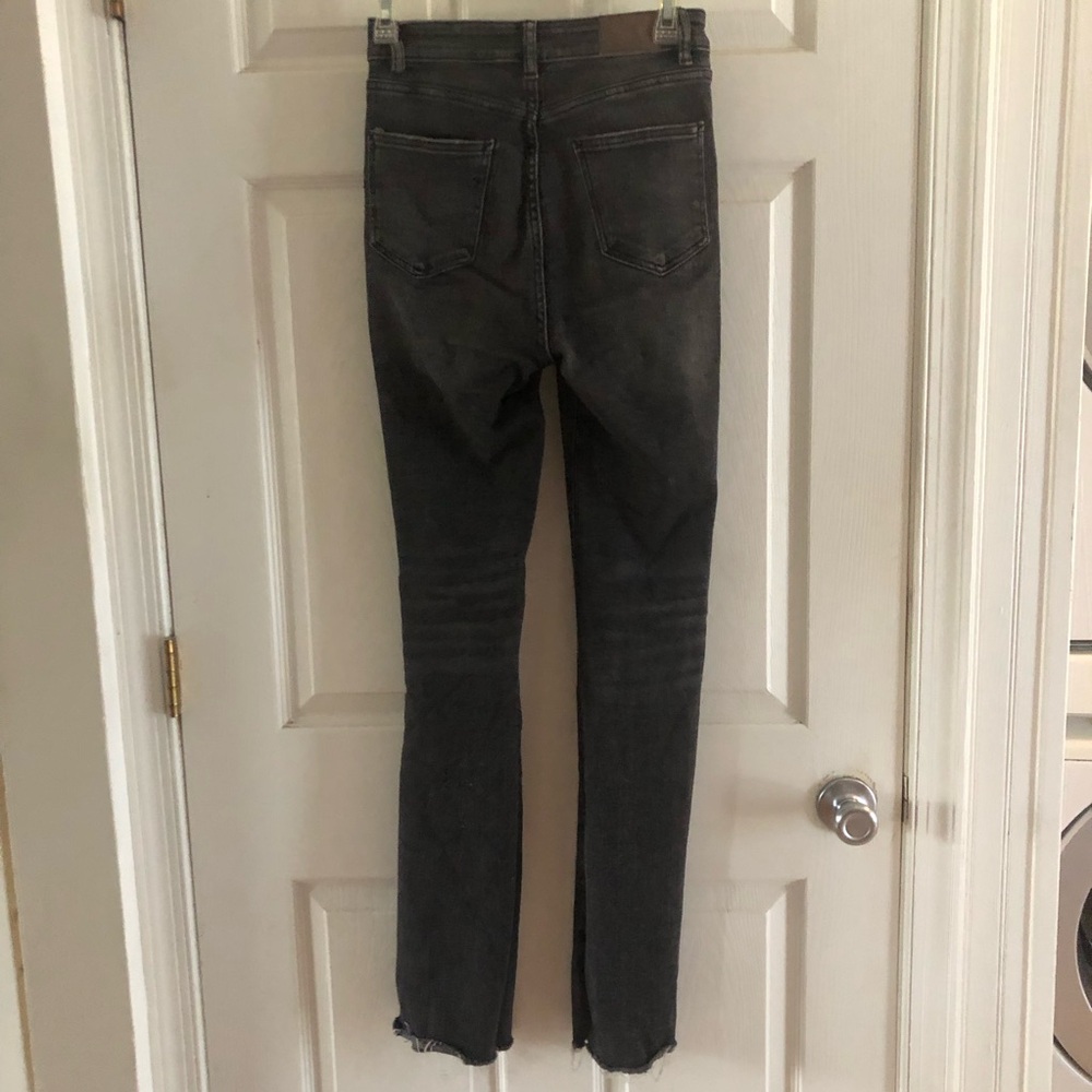 Zara High-Rise Straight Leg Flare Jeans in Washed Black - Women- size 2 - Picture 5 of 9